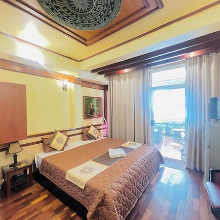 Bi Saigon Hotel Хошимин Екстериор снимка