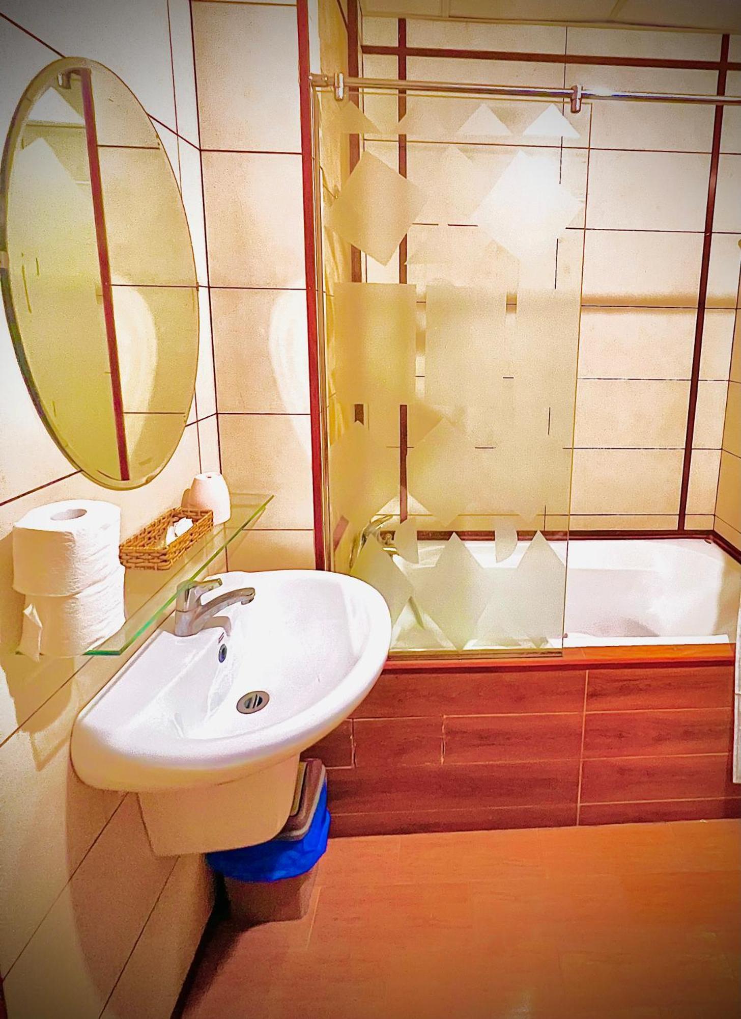 Bi Saigon Hotel Хошимин Екстериор снимка