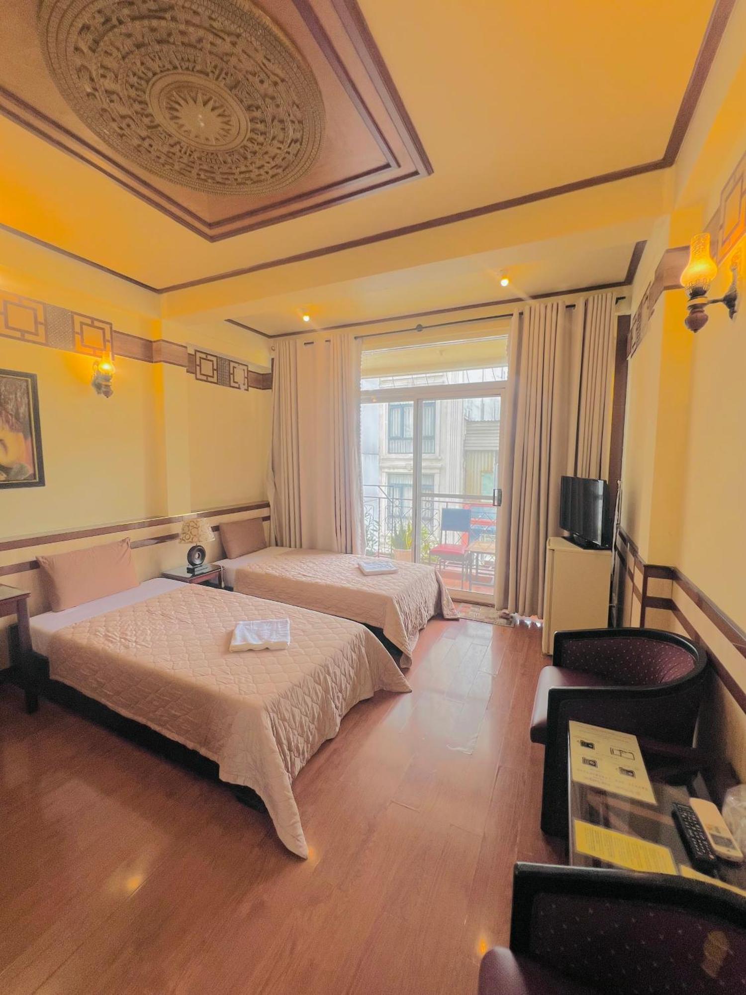 Bi Saigon Hotel Хошимин Екстериор снимка
