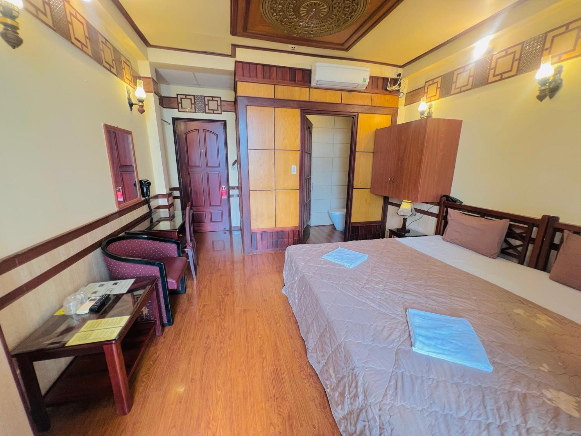 Bi Saigon Hotel Хошимин Екстериор снимка