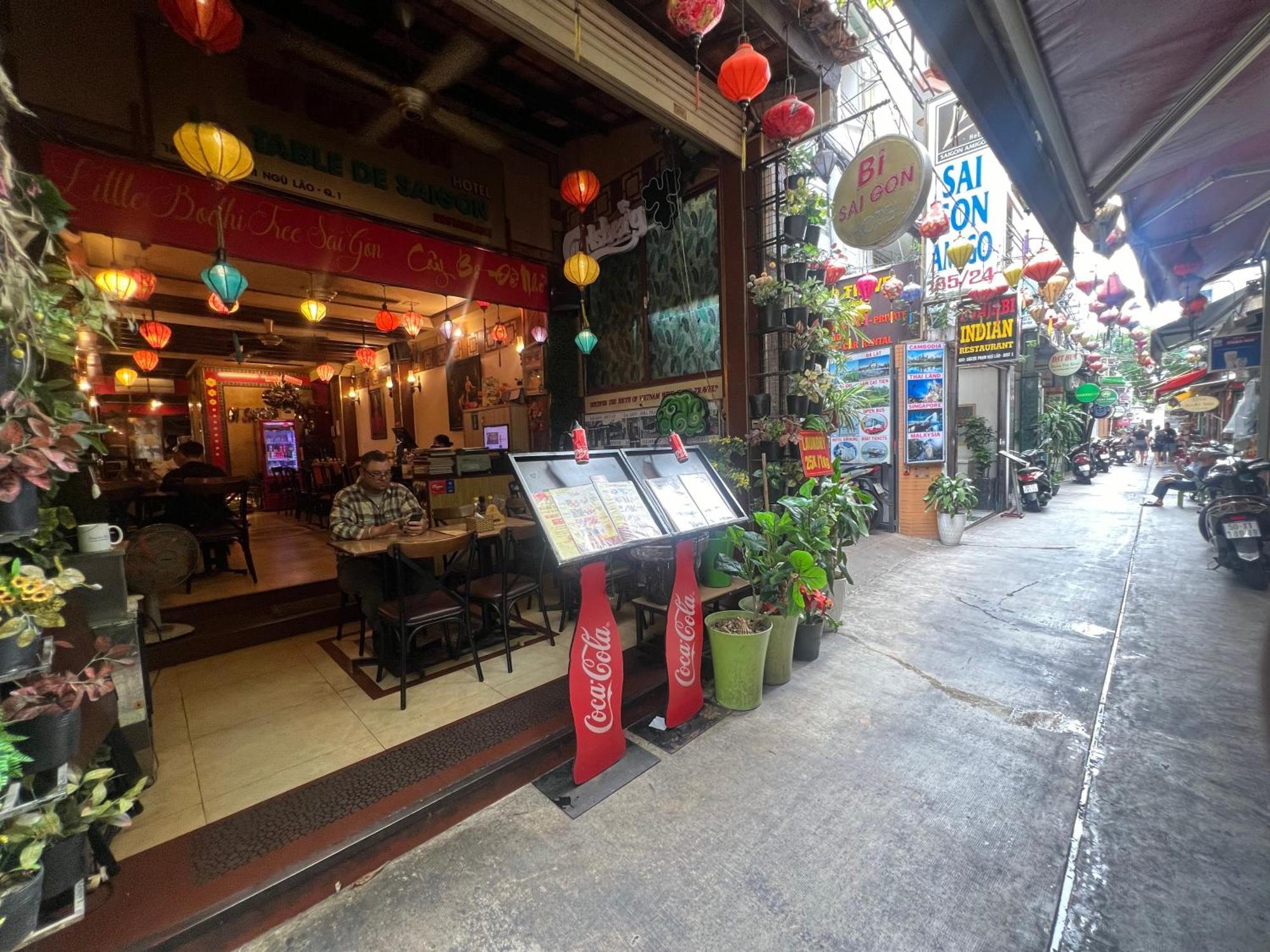Bi Saigon Hotel Хошимин Екстериор снимка