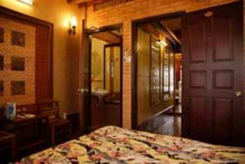 Bi Saigon Hotel Хошимин Екстериор снимка