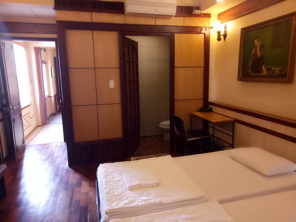 Bi Saigon Hotel Хошимин Екстериор снимка