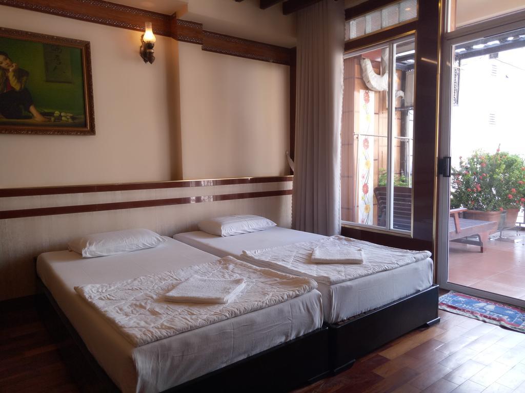 Bi Saigon Hotel Хошимин Екстериор снимка