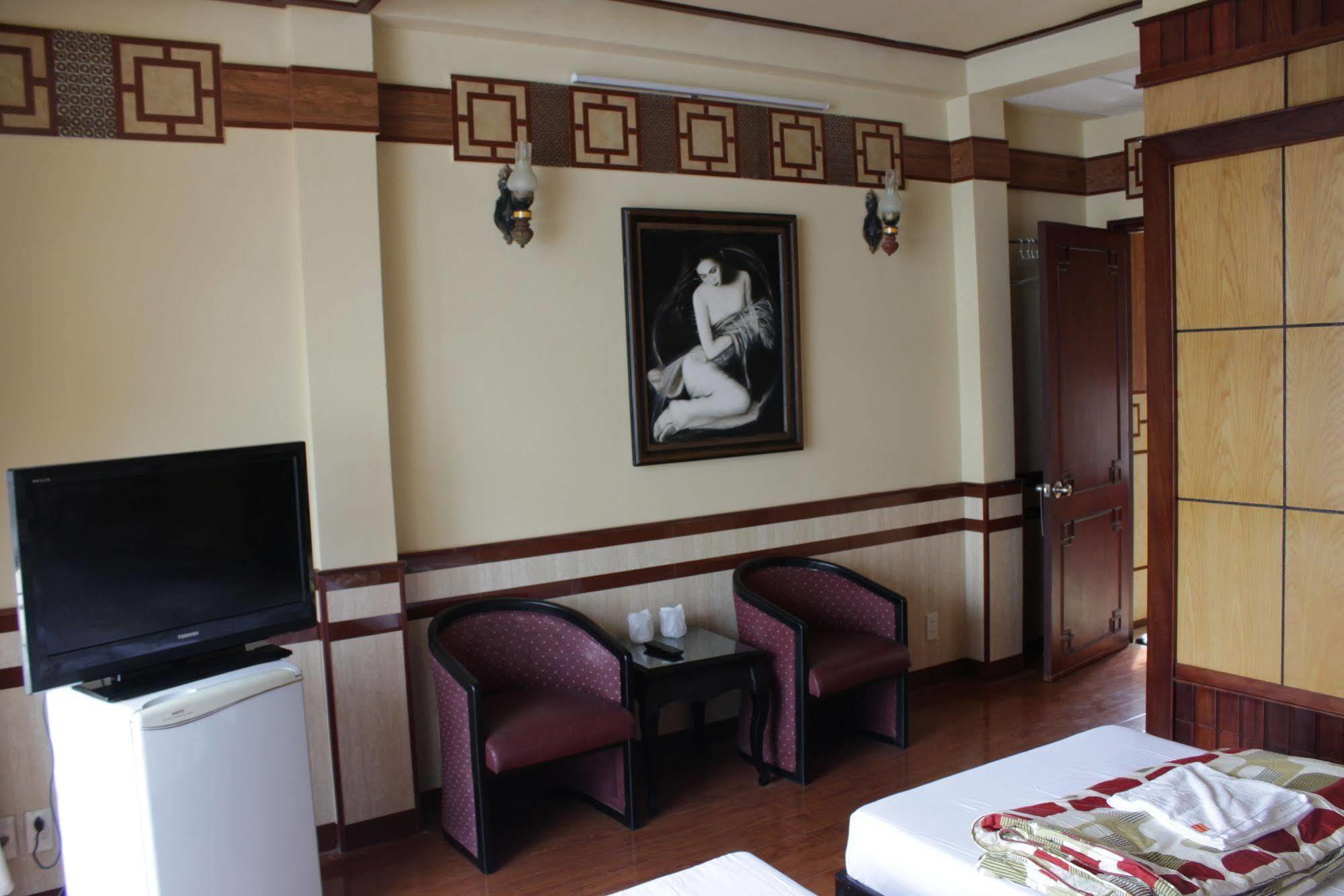 Bi Saigon Hotel Хошимин Екстериор снимка